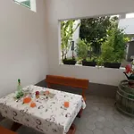 Milena Villa *