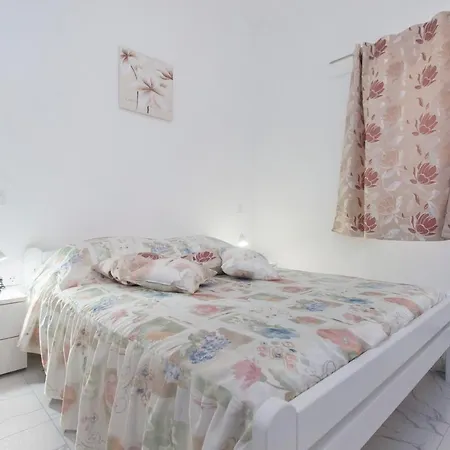 Milena * Brodarica (Sibenik-Knin)